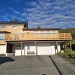 I Rolige Omgivelser Midt I Naturen Villa Tromsø