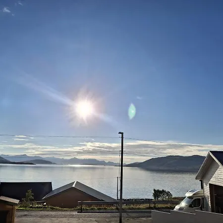 I Rolige Omgivelser Midt I Naturen Villa Tromsø