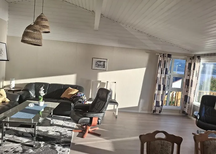 I Rolige Omgivelser Midt I Naturen Villa Tromsø